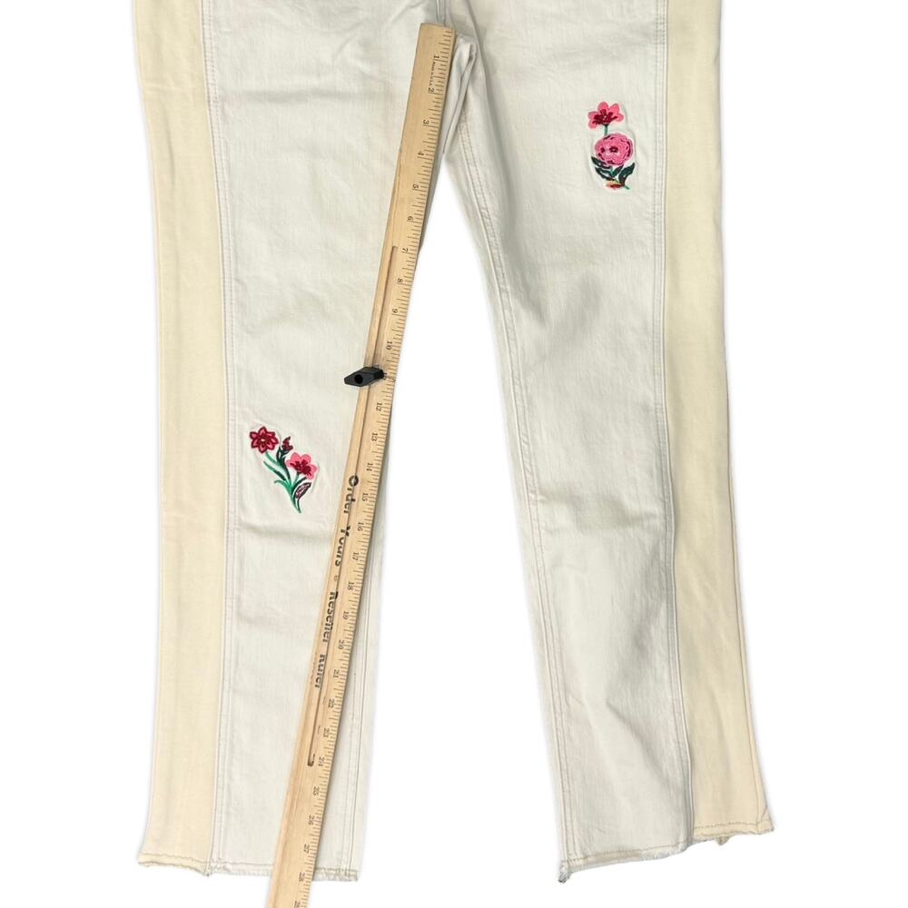 Desigual Cream Ecru Floral Embroidered Jogger Lita Raw Hem Jeans size S NEW Tags - Picture 4 of 12